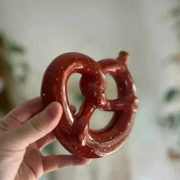 Ceramic Pretzel Flask with Cork Stopper – Whimsical and Fun! - Picture 5 of 5